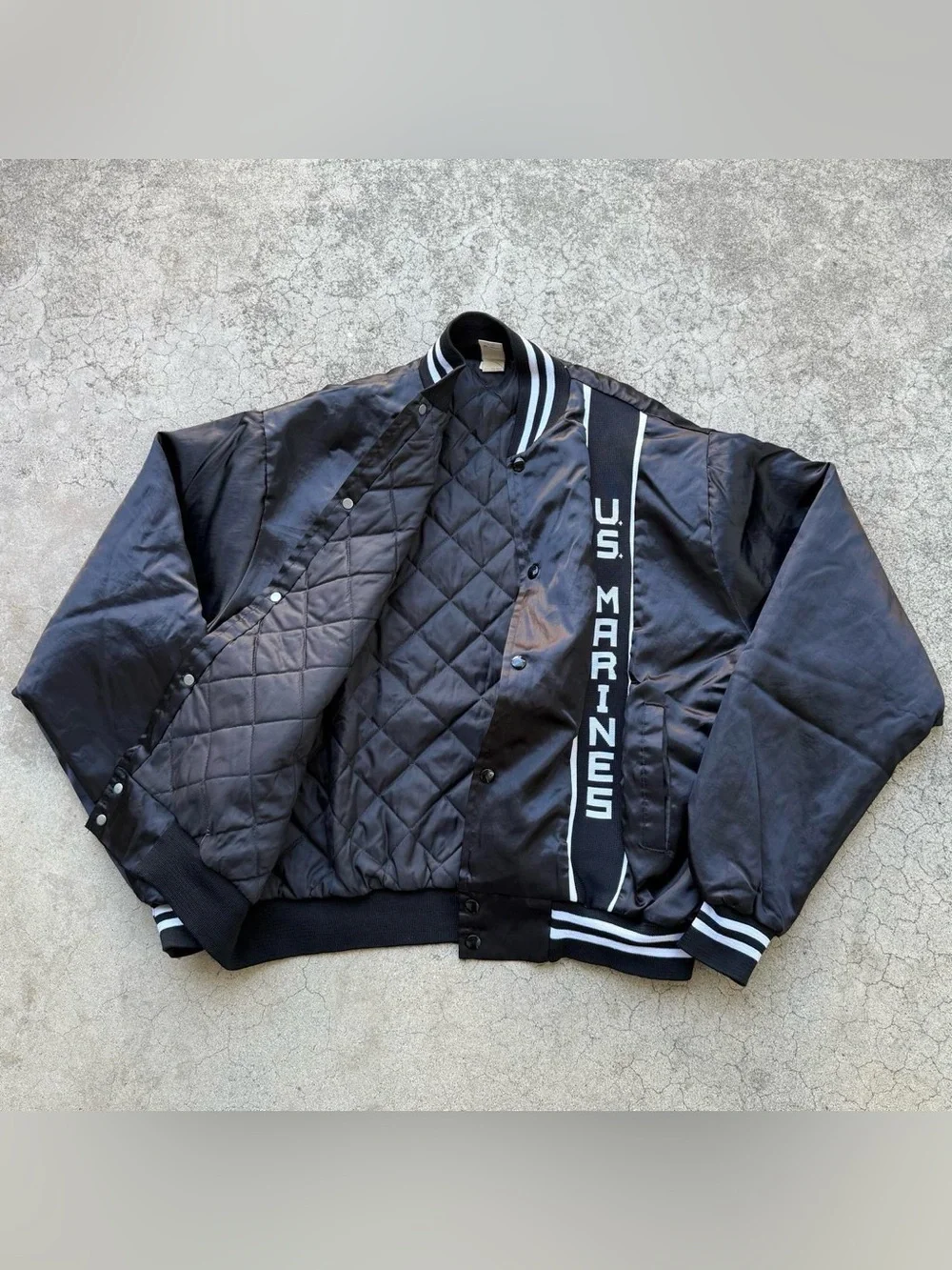 Vintage 80’s 90’s US MARINES Quilted Satin Bomber Jacket